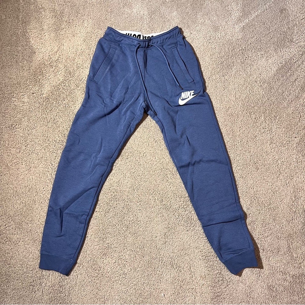 Nike joggers blue